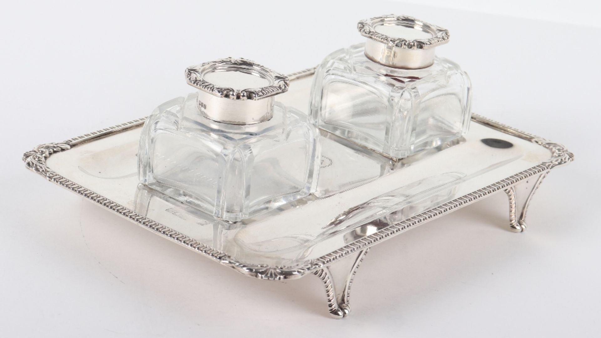 A Victorian silver twin pot inkstand, Gibson & Langman, London 1898 - Image 3 of 15