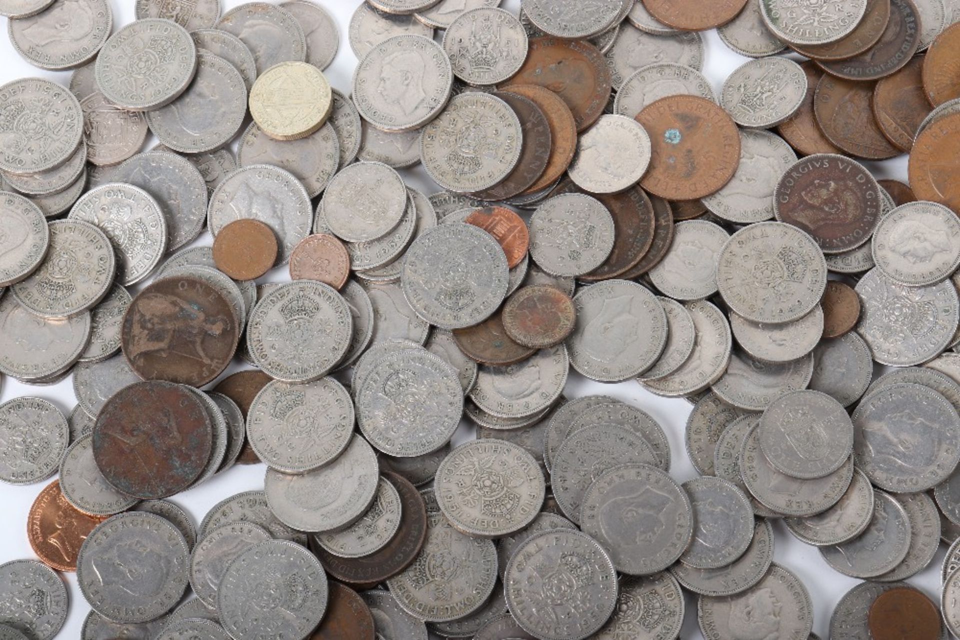 A quantity of post 1947 coinage - Bild 2 aus 3