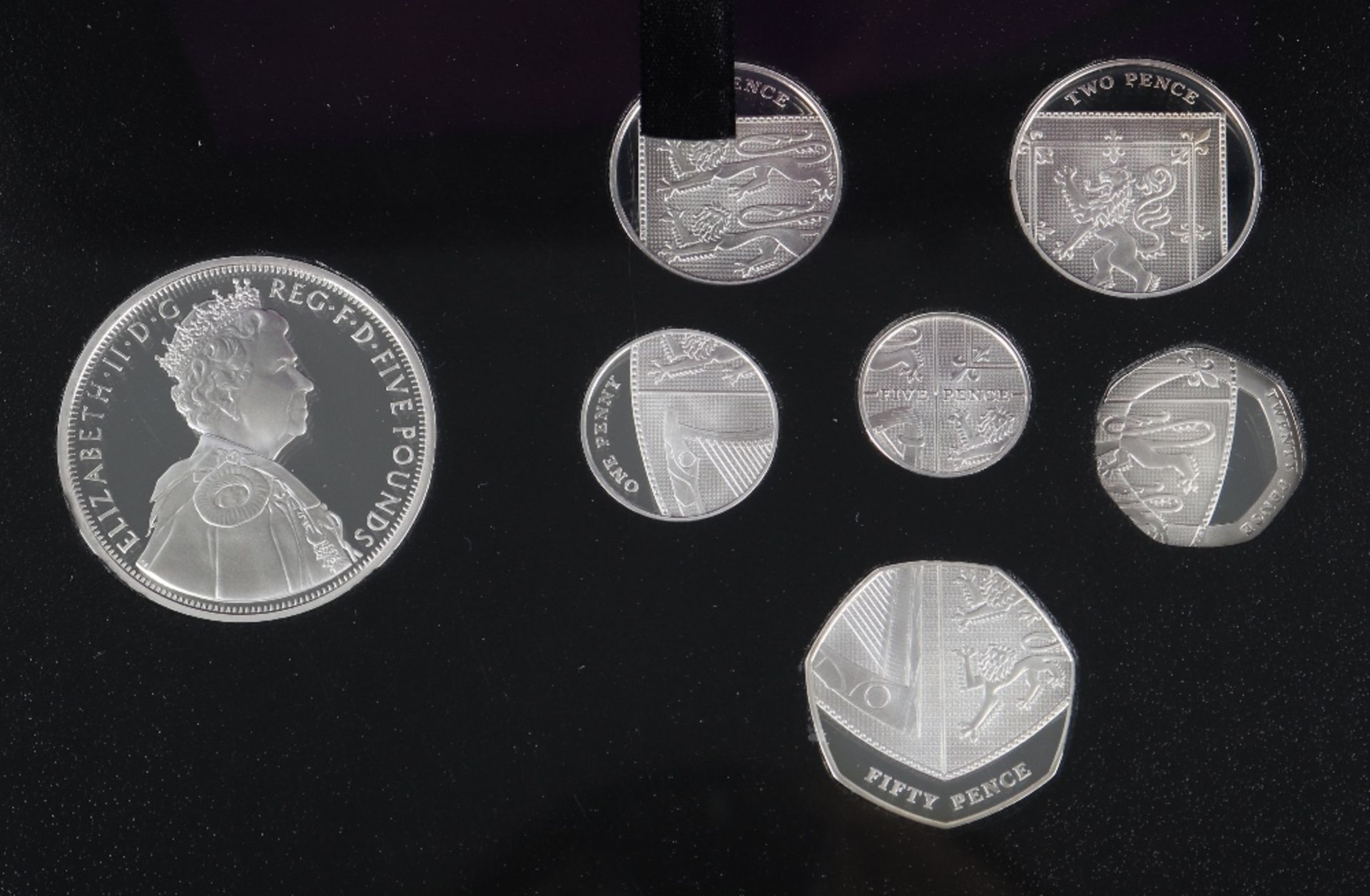 Royal Mint Diamond Jubilee Silver Proof Set - Bild 2 aus 3