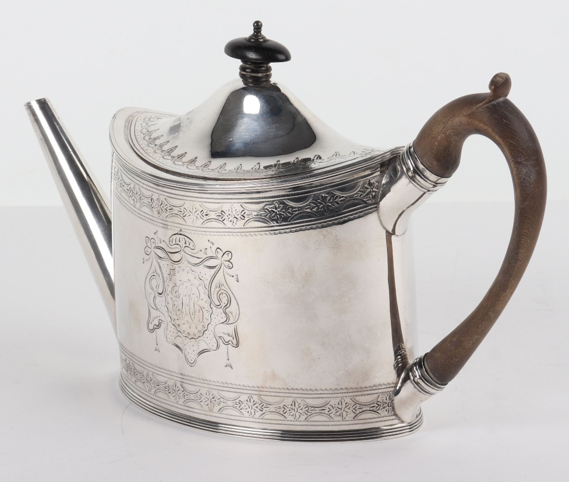 A George III silver teapot, Patrick & Anne Bateman, London 1791 - Bild 2 aus 15