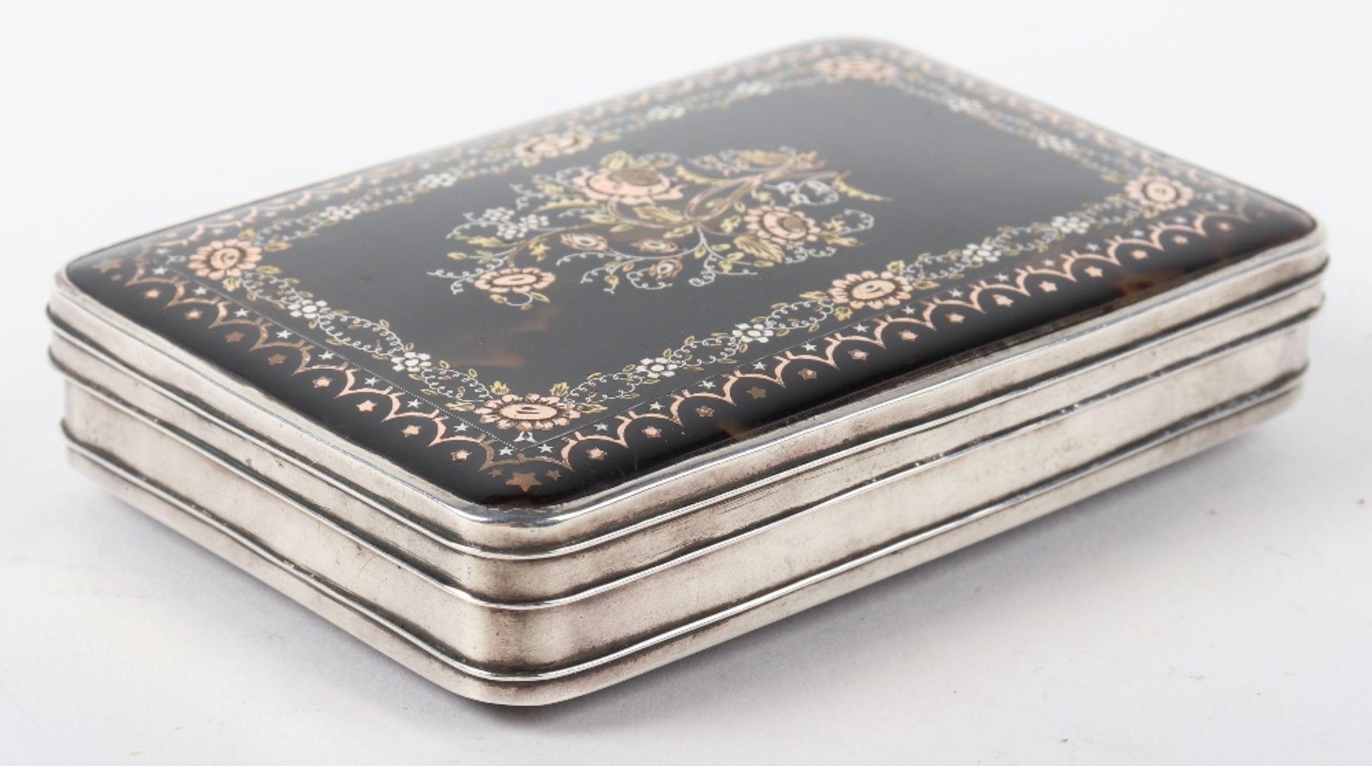 A silver and tortoiseshell box, circa 1880 - Image 4 of 4