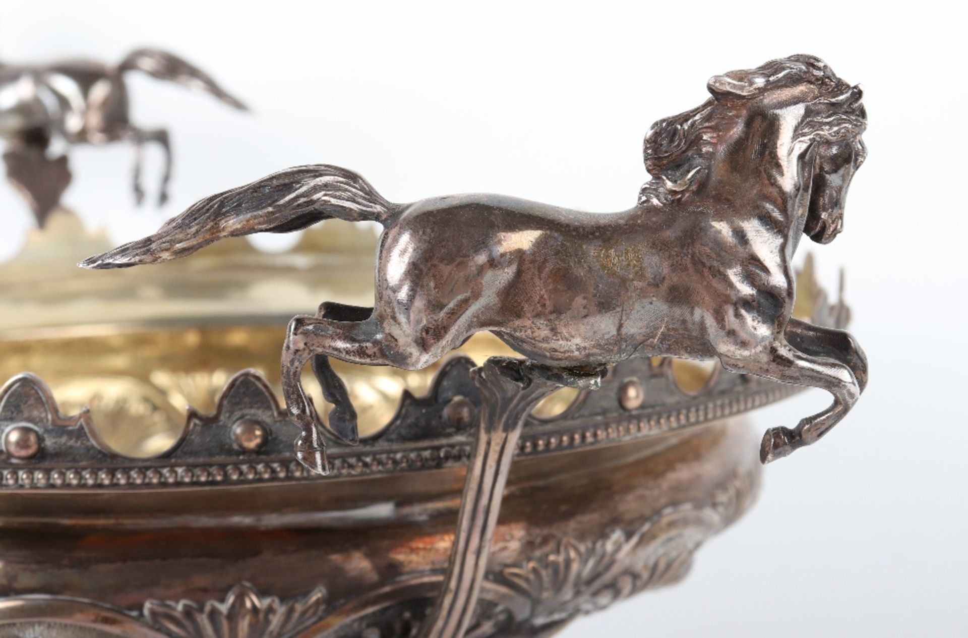 An impressive 19th century military silver tazza/centrepiece commemorating the 5th Royal Inniskilli - Bild 7 aus 10