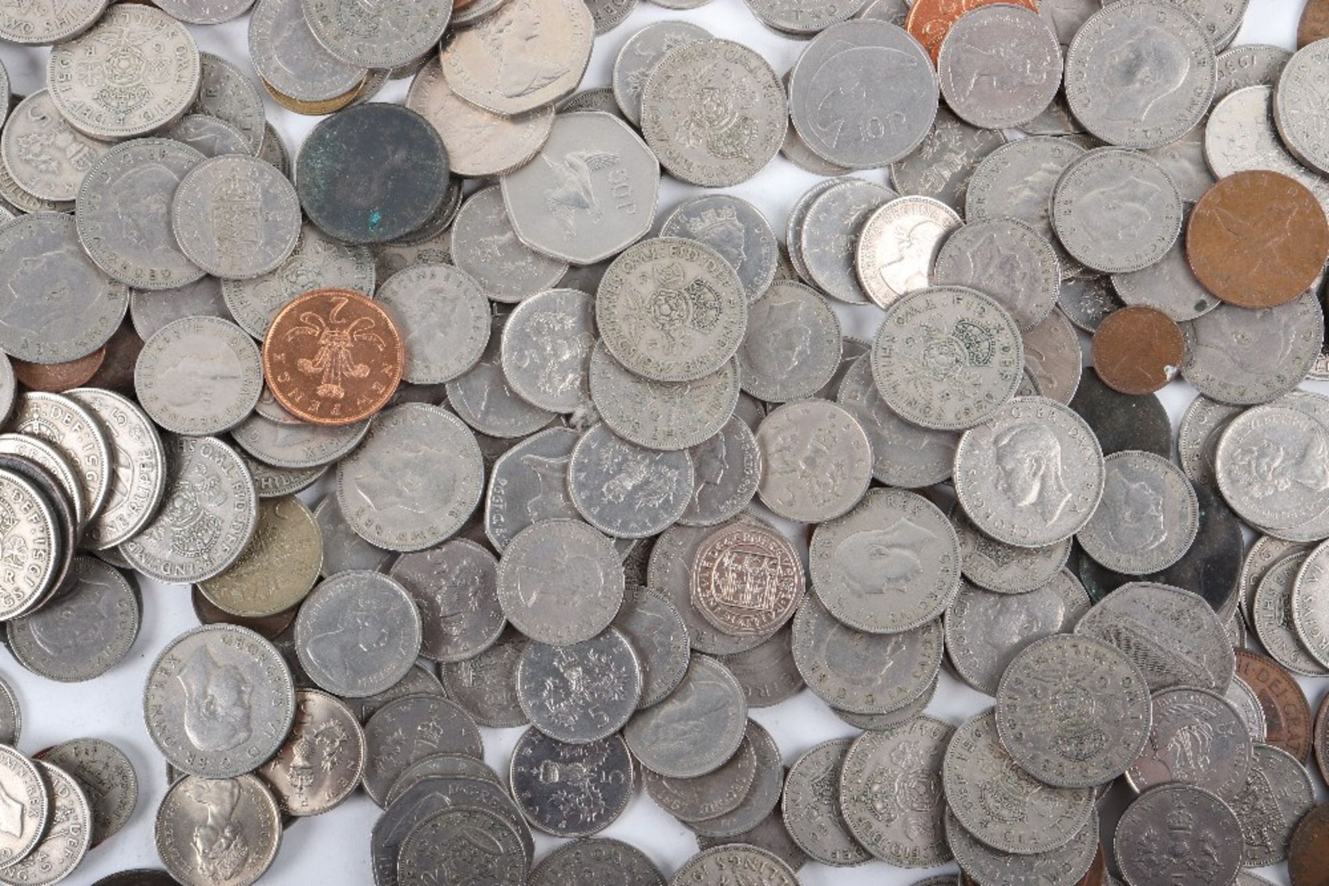 A quantity of post 1947 coinage - Bild 3 aus 3