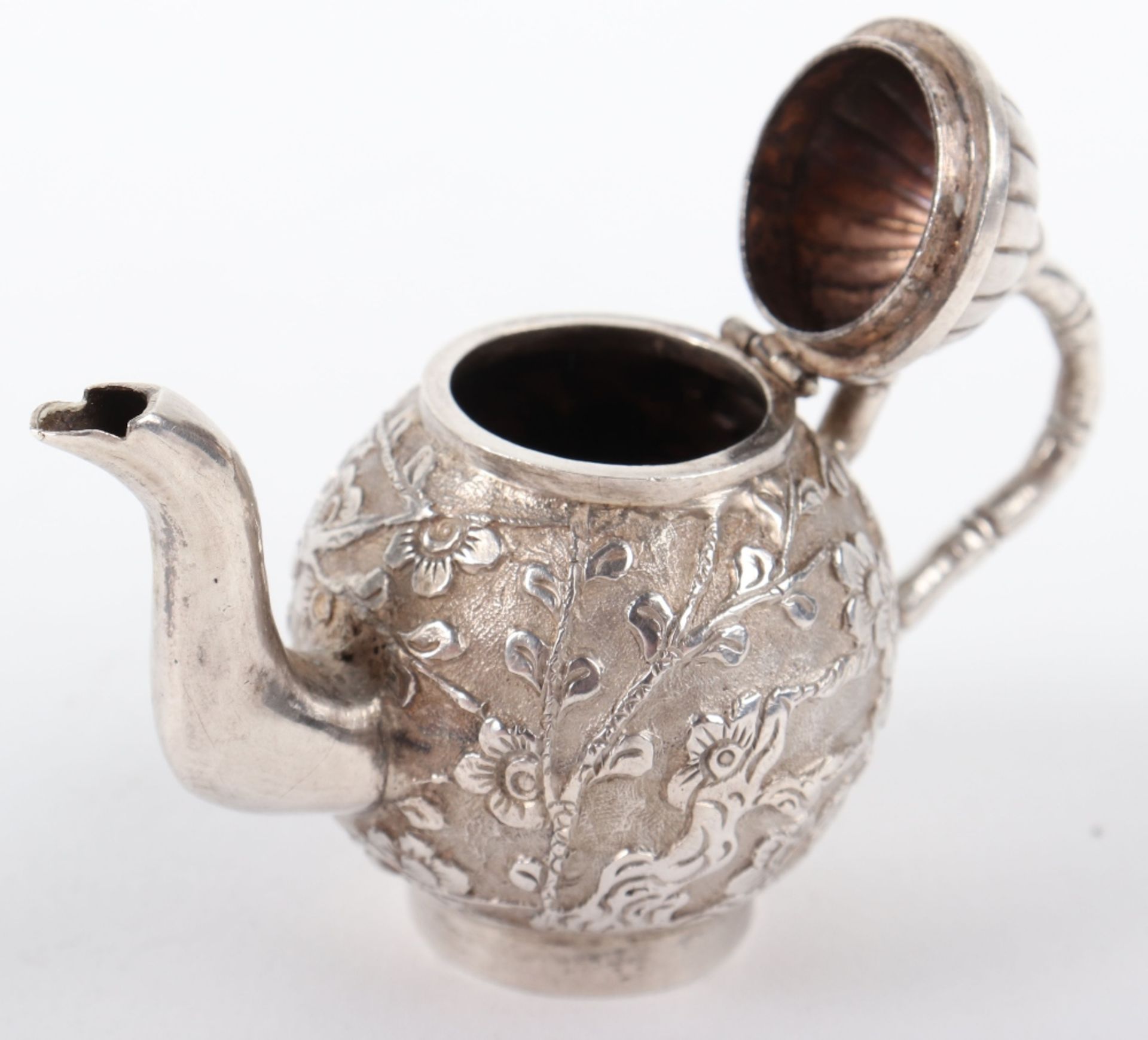 A miniature silver Chinese teapot - Bild 3 aus 3