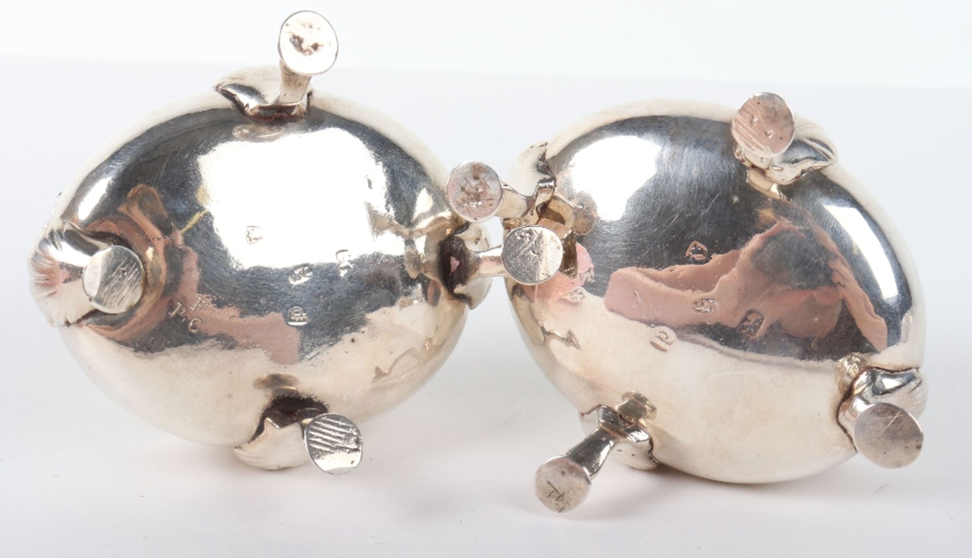 A pair of 18th century salts, possibly William Cripps, London 1770 - Image 3 of 5