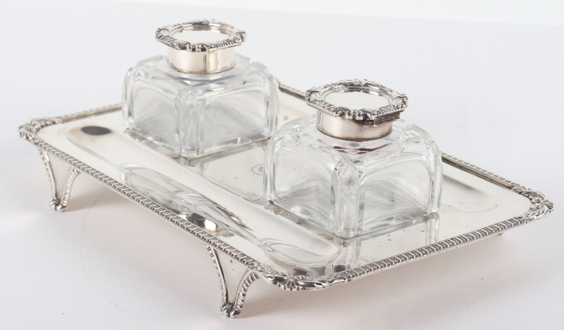 A Victorian silver twin pot inkstand, Gibson & Langman, London 1898 - Image 5 of 15