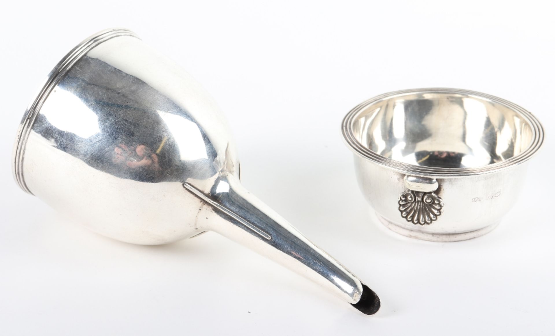 A George IV silver wine funnel, Eames & Barnard, London 1826 - Image 4 of 15