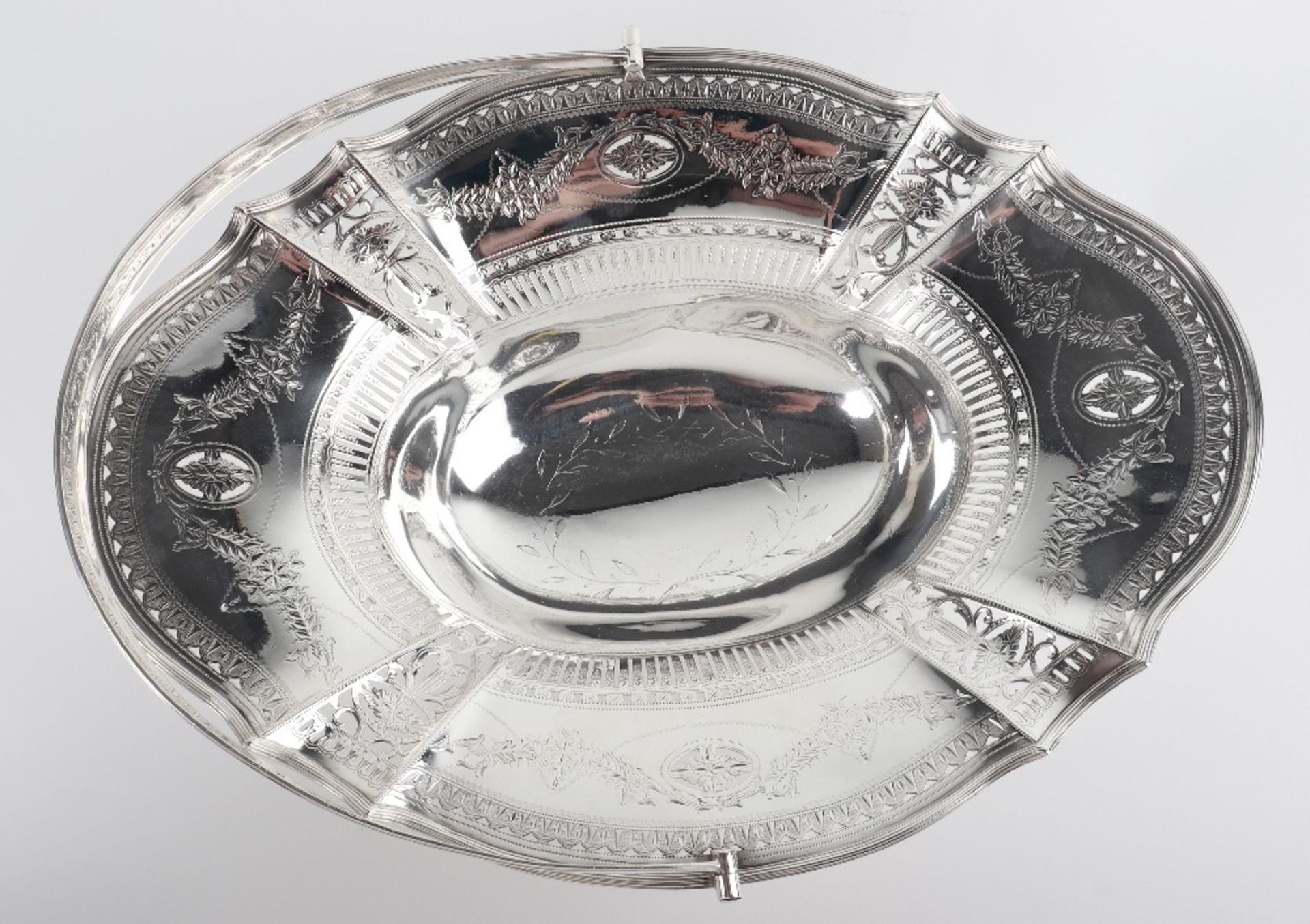 An Irish silver basket, Joseph Jackson, Dublin 1800 - Image 8 of 14