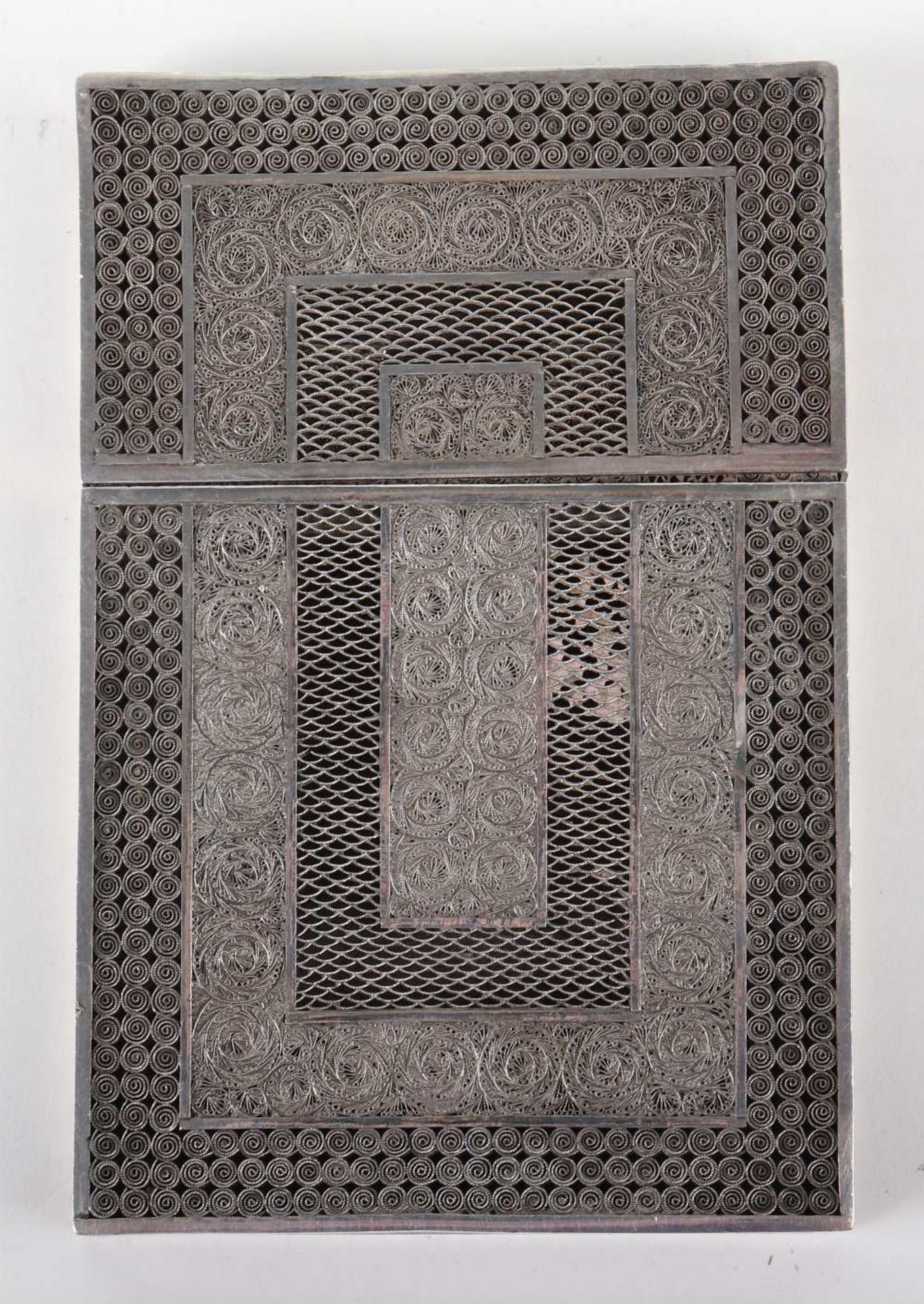 A Chinese silver (unmarked) filigree card case - Bild 2 aus 3