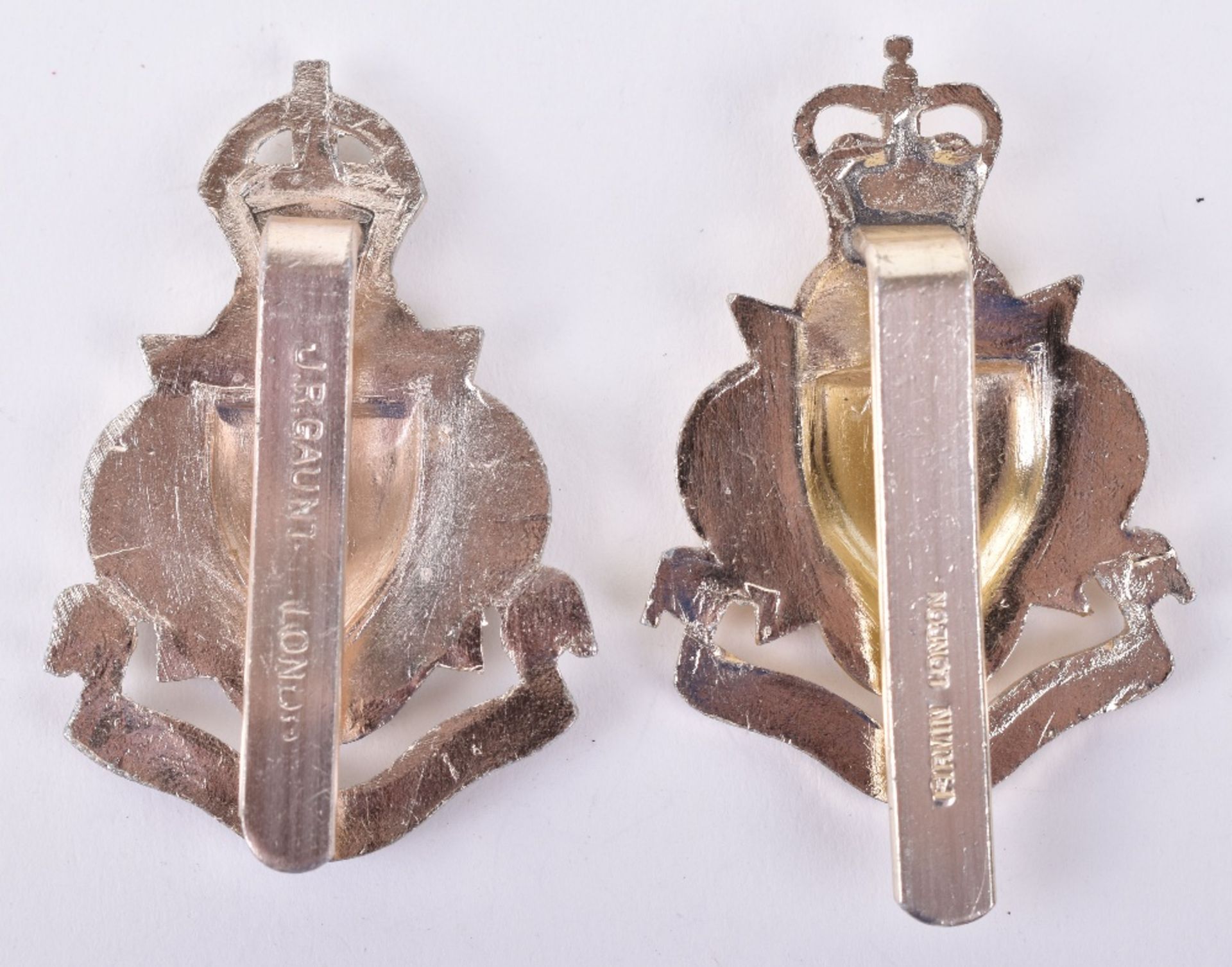 2x Variations of Sussex Yeomanry Anodised Cap Badges - Bild 2 aus 2