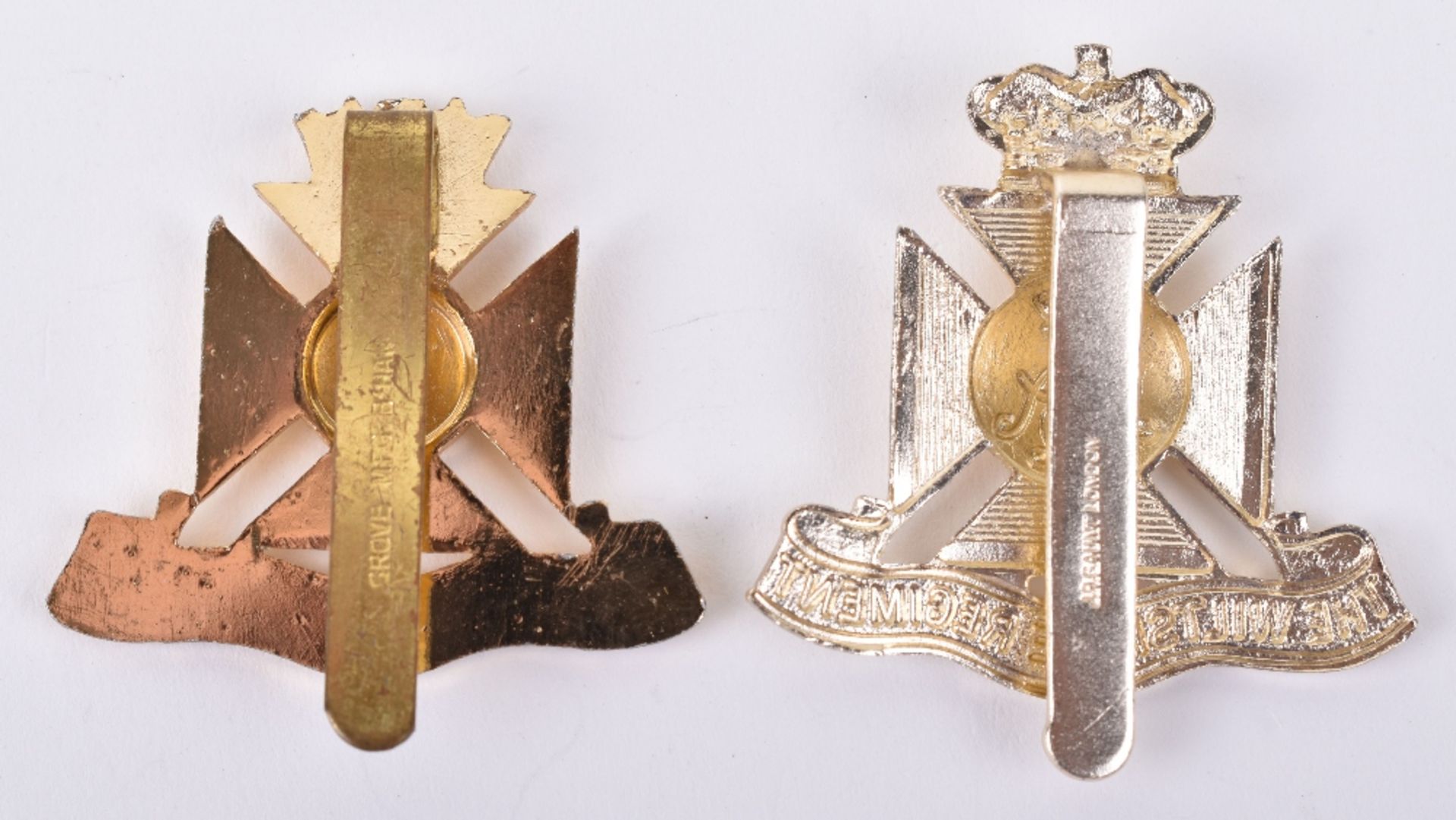 2x Variations of Wiltshire Regiment Anodised Cap Badges - Bild 2 aus 2