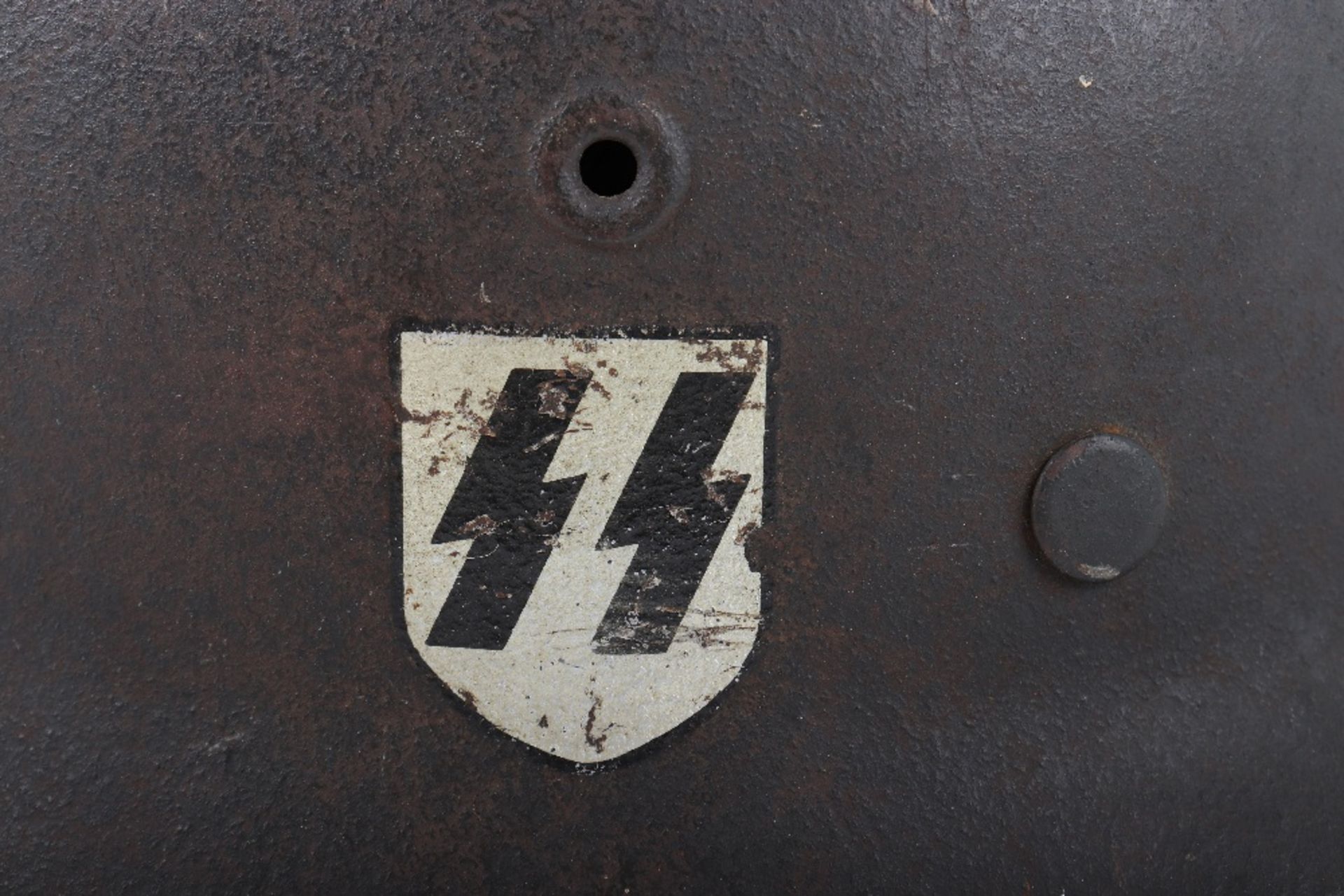 German Waffen-SS M-42 Steel Combat Helmet - Bild 4 aus 7