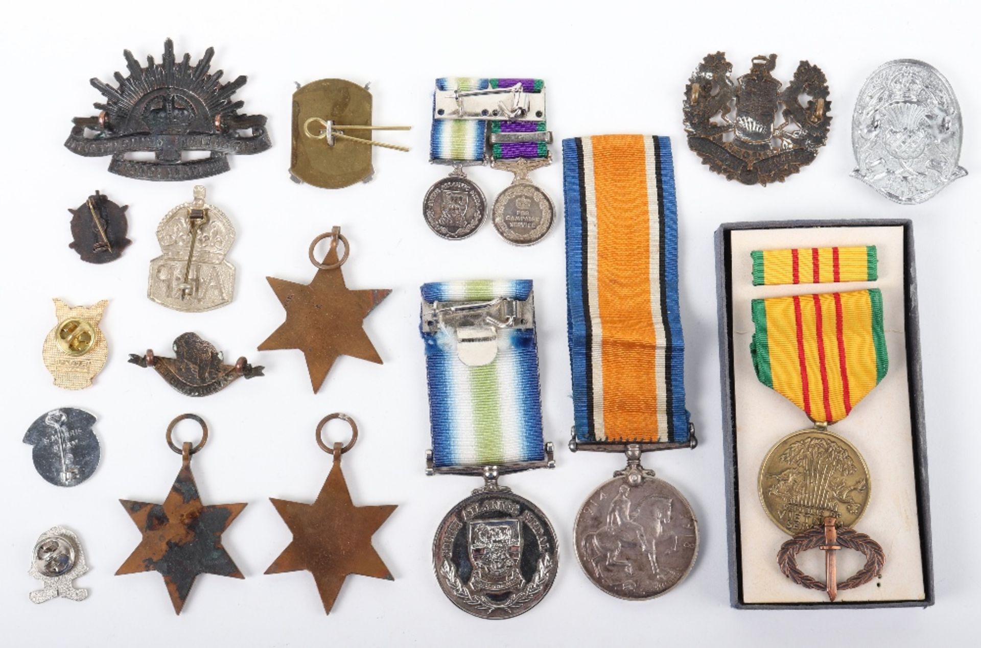 Medals and Badges - Bild 2 aus 3