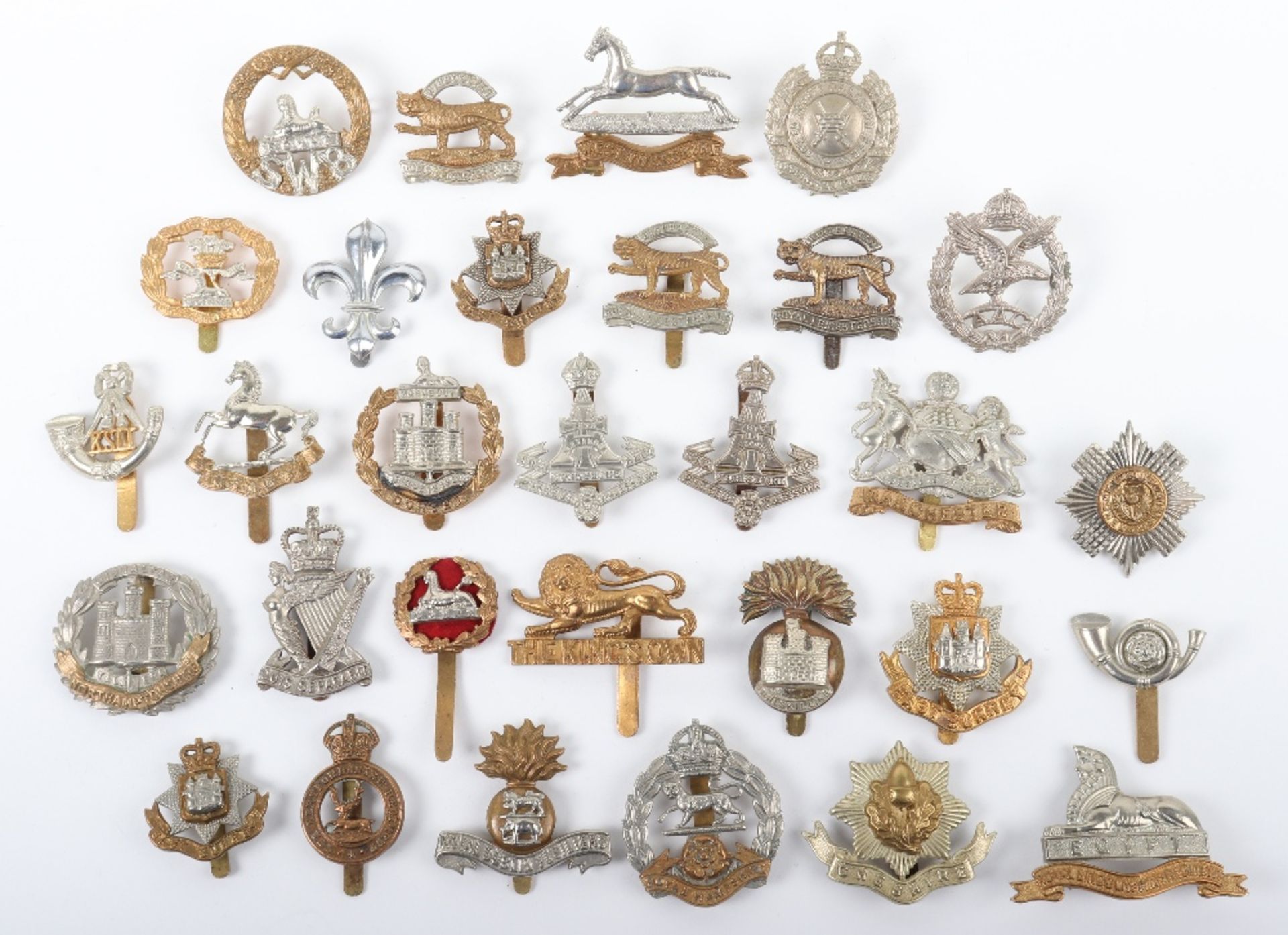 30x British Regimental Cap Badges