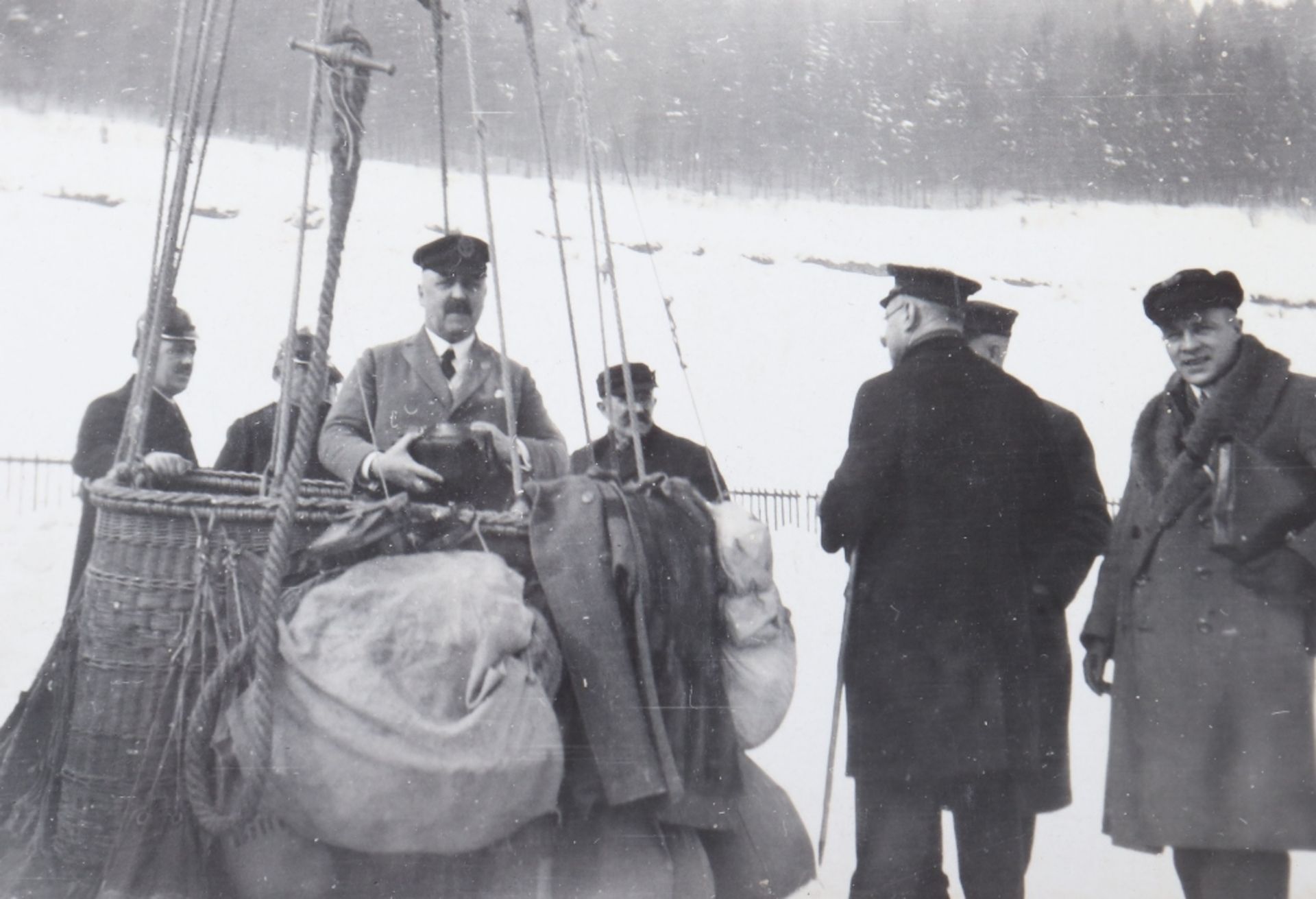 Substantial and Unusual "Log Book" of a Balloon Flight Across Europe in 1928 by Gustav P. Stollwerc - Bild 17 aus 20