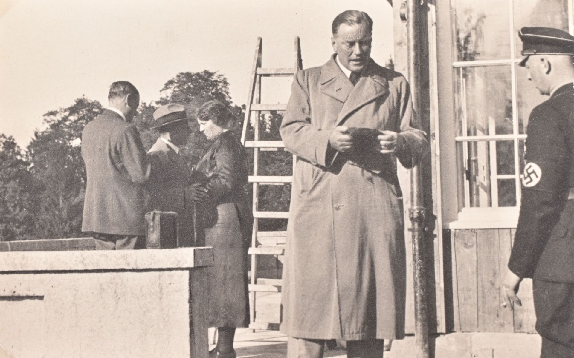 Herman Goering Family Archive – Signed Photographs of Adolf Hitler and Dr Joseph Goebbels - Image 5 of 7