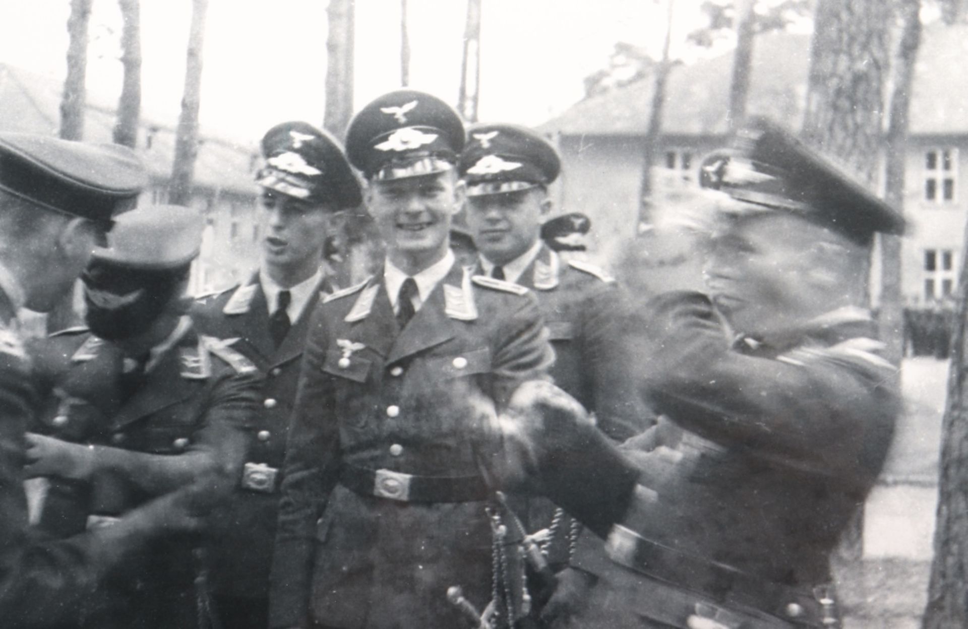German Wartime Film "Eingraben im Gefecht" (Digging in for Defence), - Bild 2 aus 6