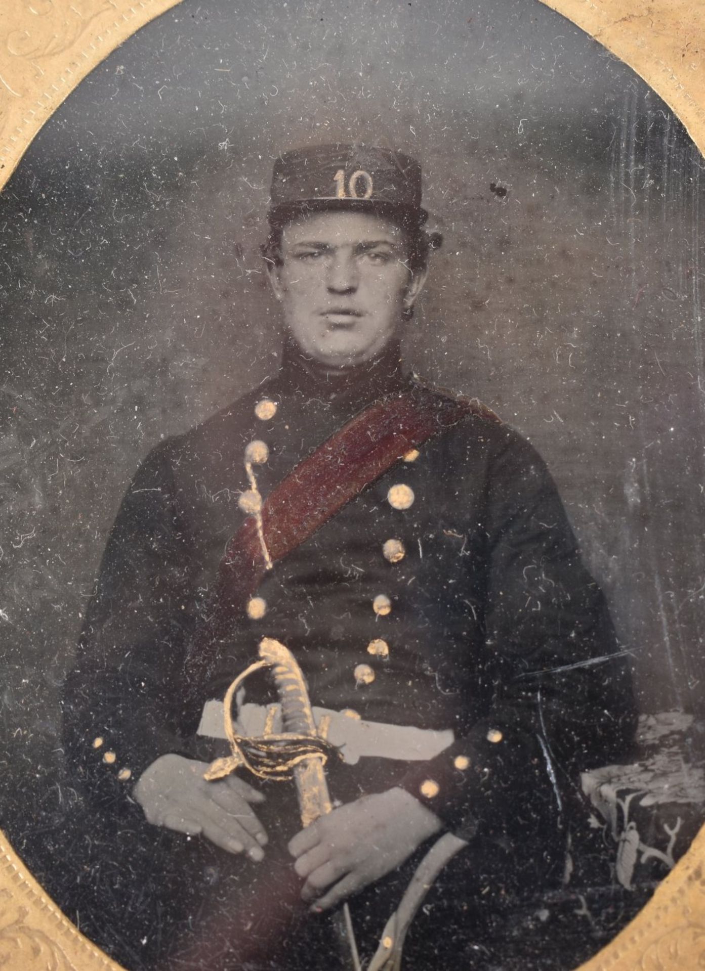 Crimean War Period Ambrotype Photograph Officer 10th (North Lincolnshire) Regiment of Foot - Bild 2 aus 3