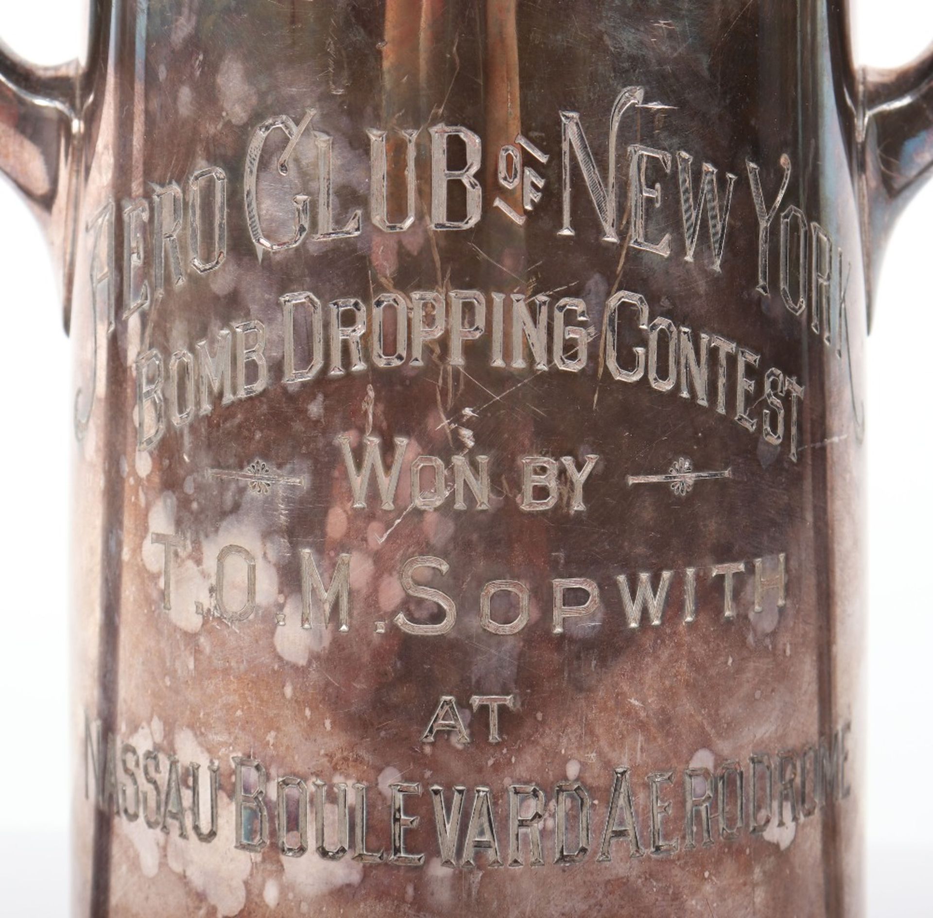 Historic Trophy given to T. O. M. (Tommy) Sopwith by the Aero Club of New York - Bild 2 aus 7