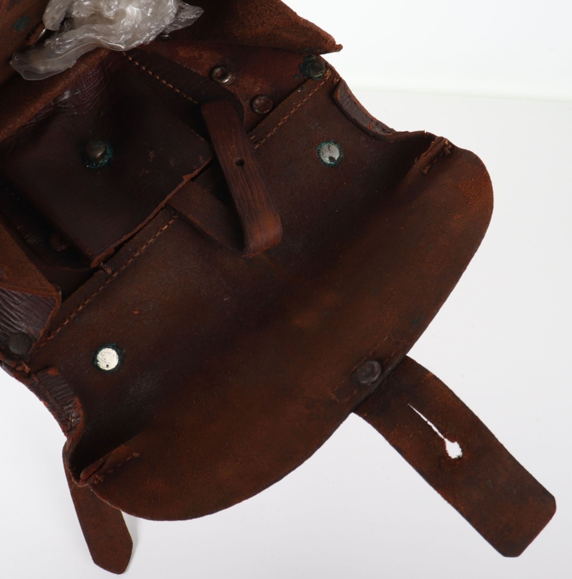 Scarce Pair of 1914 Leather Ammunition Pouches - Image 3 of 4