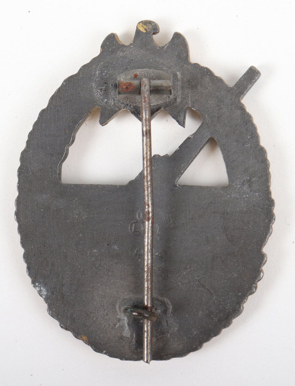 Kriegsmarine Coastal Artillery War Badge by Friedrich Linden Ludenschied - Image 2 of 2