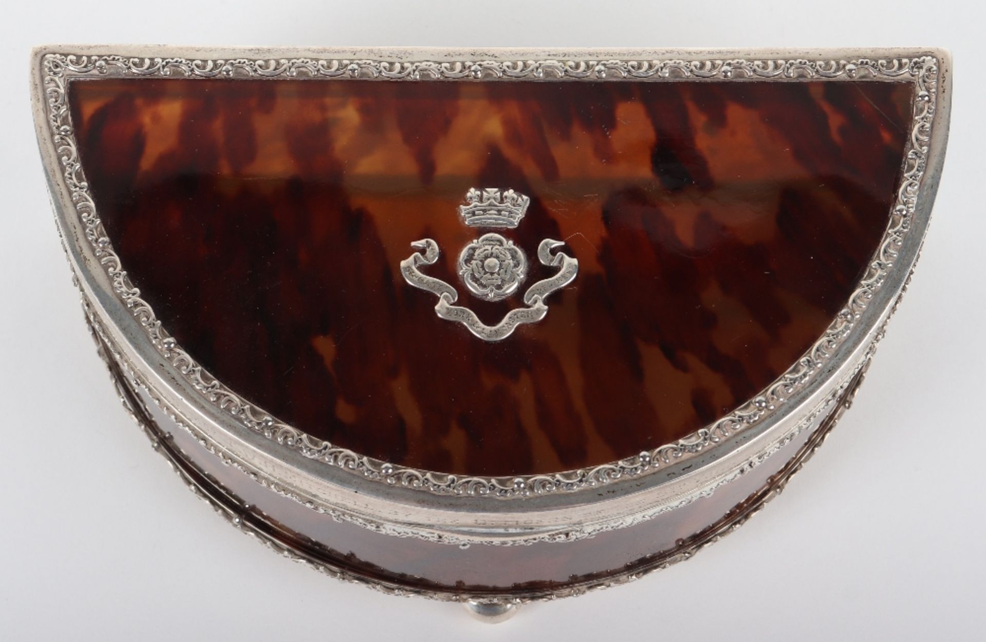 A silver and tortoiseshell Regimental box for the 5th Battalion York & Lancaster Regiment 1914, - Bild 9 aus 12