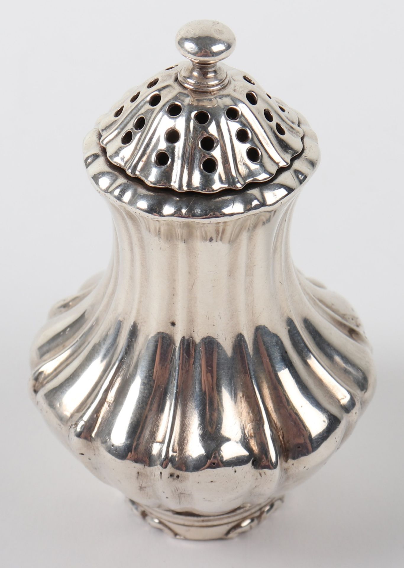 A George III shaker, London 1818 - Bild 6 aus 6