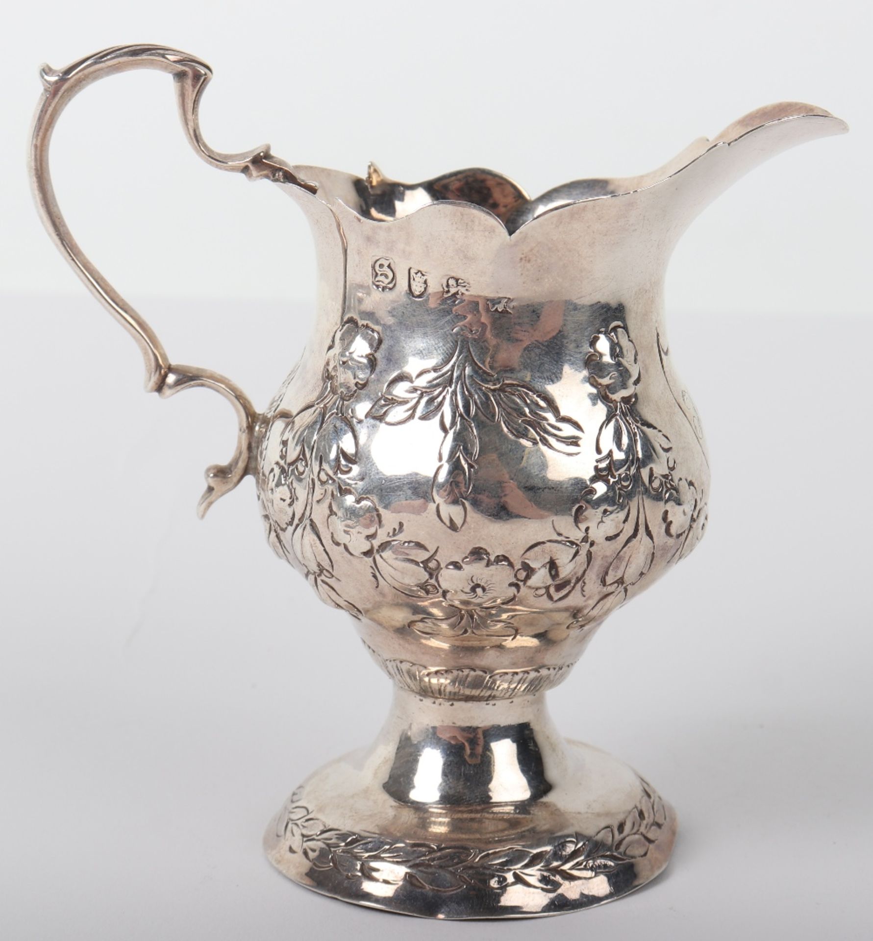 A George III silver cream, London 1776 - Bild 2 aus 8