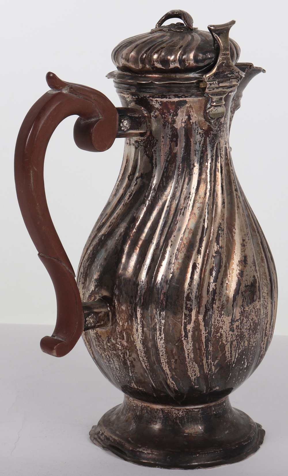 An 18th century Continental silver jug, German, Augsberg - Image 2 of 8