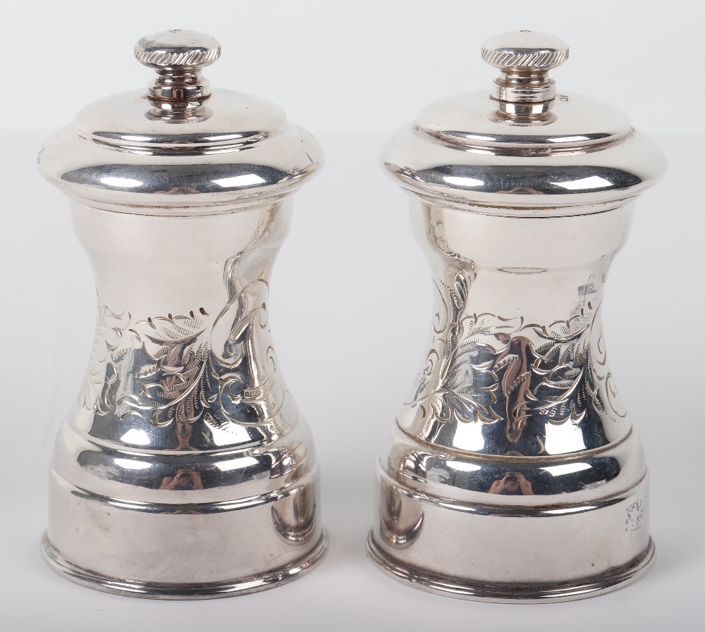 A pair of silver peppermills, Roberts & Belk, Birmingham 1979,