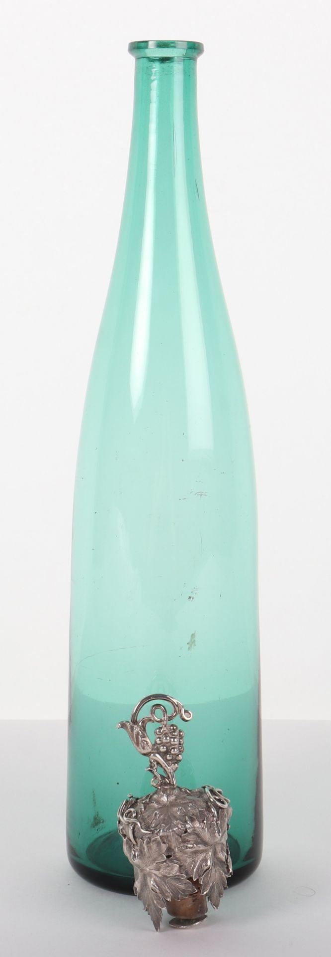 A Victorian silver bottle stopper on a green glass bottle, Charles Reily & George Storer, London 184 - Bild 6 aus 6