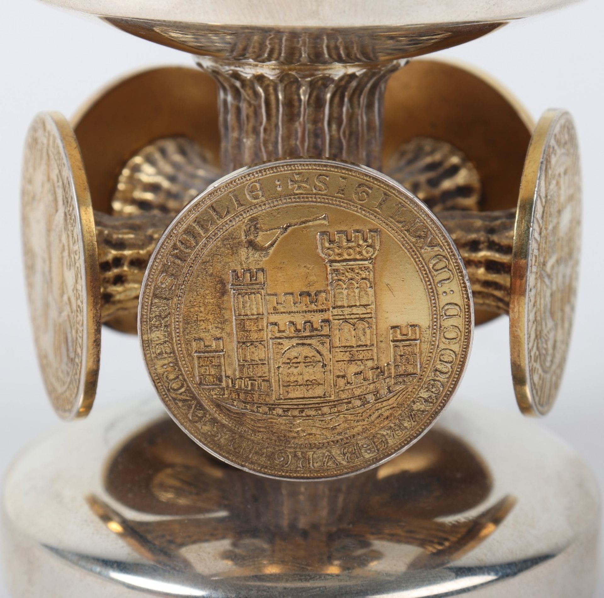A rare Stuart Devlin silver and silver gilt ‘Bristol 600’ goblet - Bild 4 aus 10