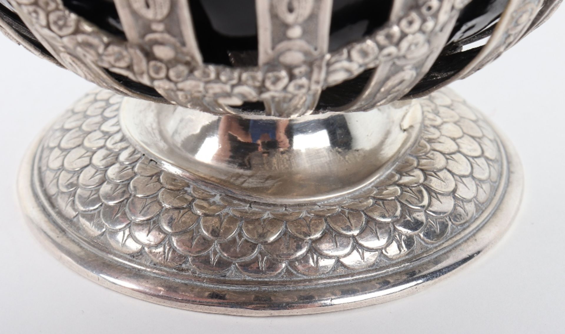 An unusual early 20th century silver and glass sugar bowl marked 930 to base, London 1902, John Geor - Bild 11 aus 11