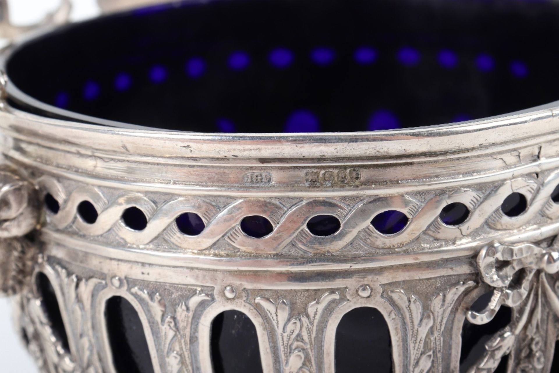 An unusual early 20th century silver and glass sugar bowl marked 930 to base, London 1902, John Geor - Bild 8 aus 11