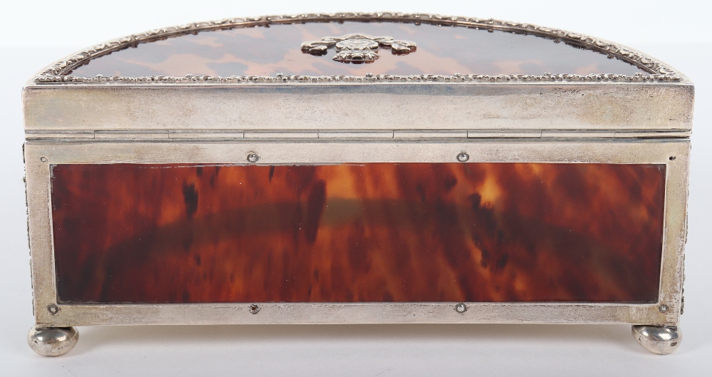 A silver and tortoiseshell Regimental box for the 5th Battalion York & Lancaster Regiment 1914, - Image 7 of 12