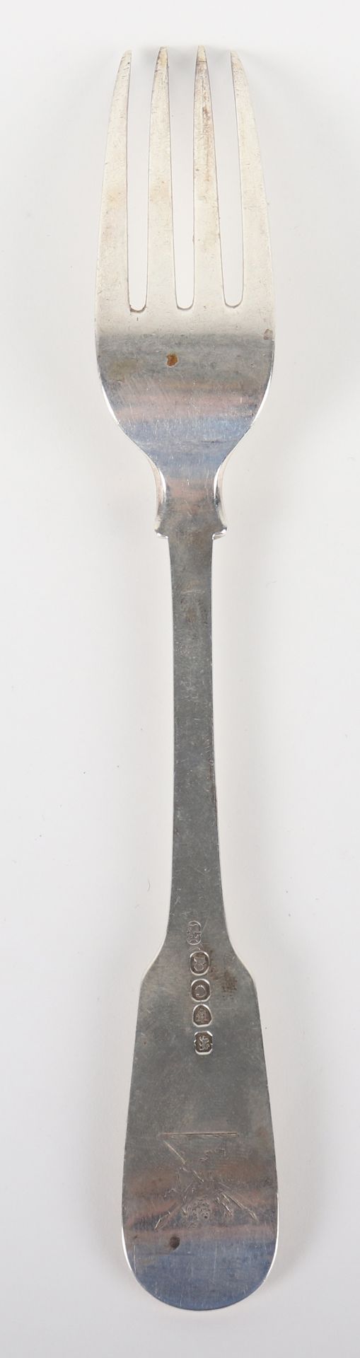 A Paul Storr fiddle pattern fork, London 1818 - Bild 2 aus 7