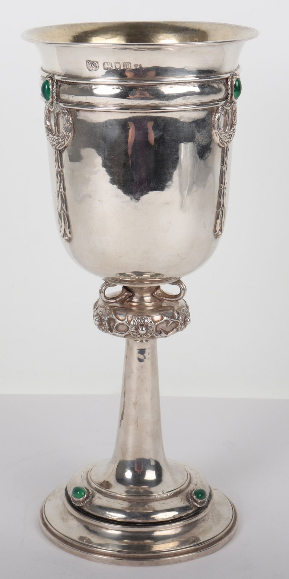 A large Alwyn Carr silver chalice / goblet, London 1907 - Bild 2 aus 8