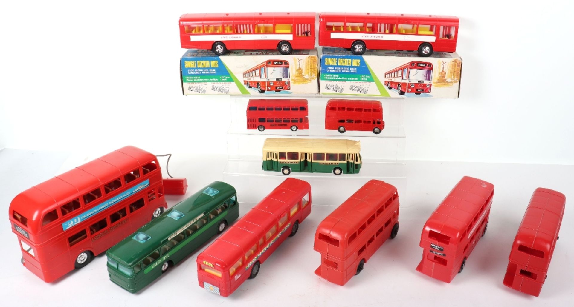 Quantity Of Plastic Model Buses - Bild 2 aus 2
