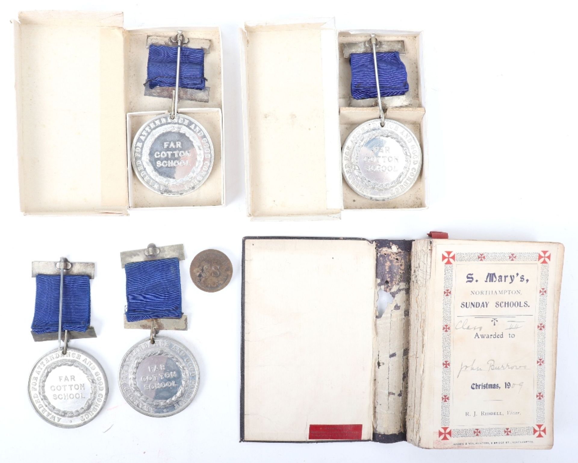 Vintage School Medals and Prayer Book - Bild 6 aus 6