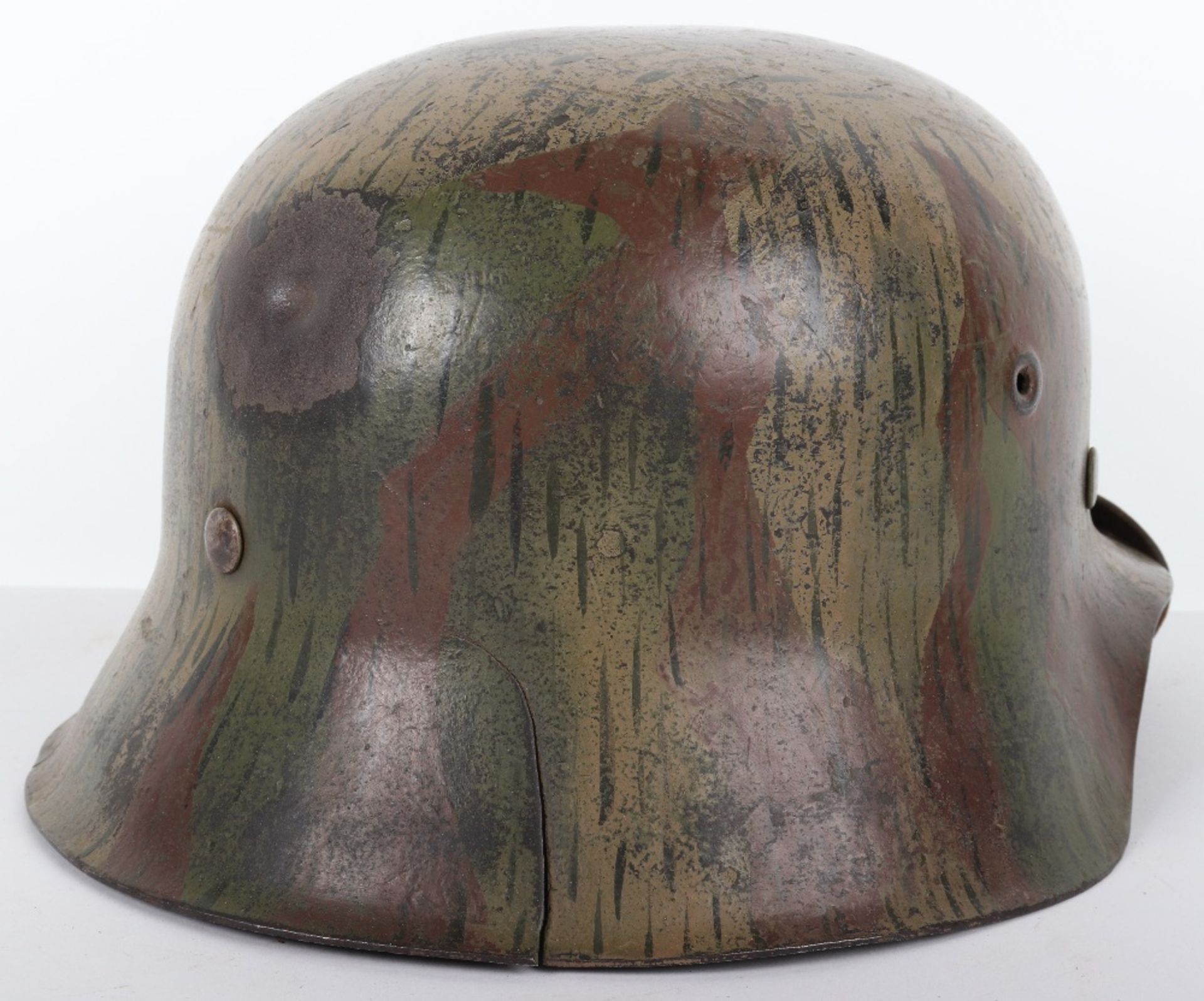 German Army / Luftwaffe M-42 Battle Damaged Steel Combat Helmet - Bild 3 aus 9