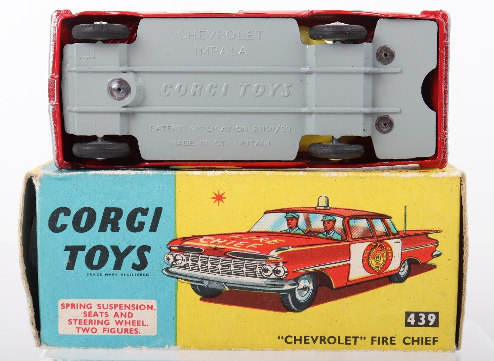 Corgi Toys 439 Chevrolet Impala Fire Chief - Image 3 of 5
