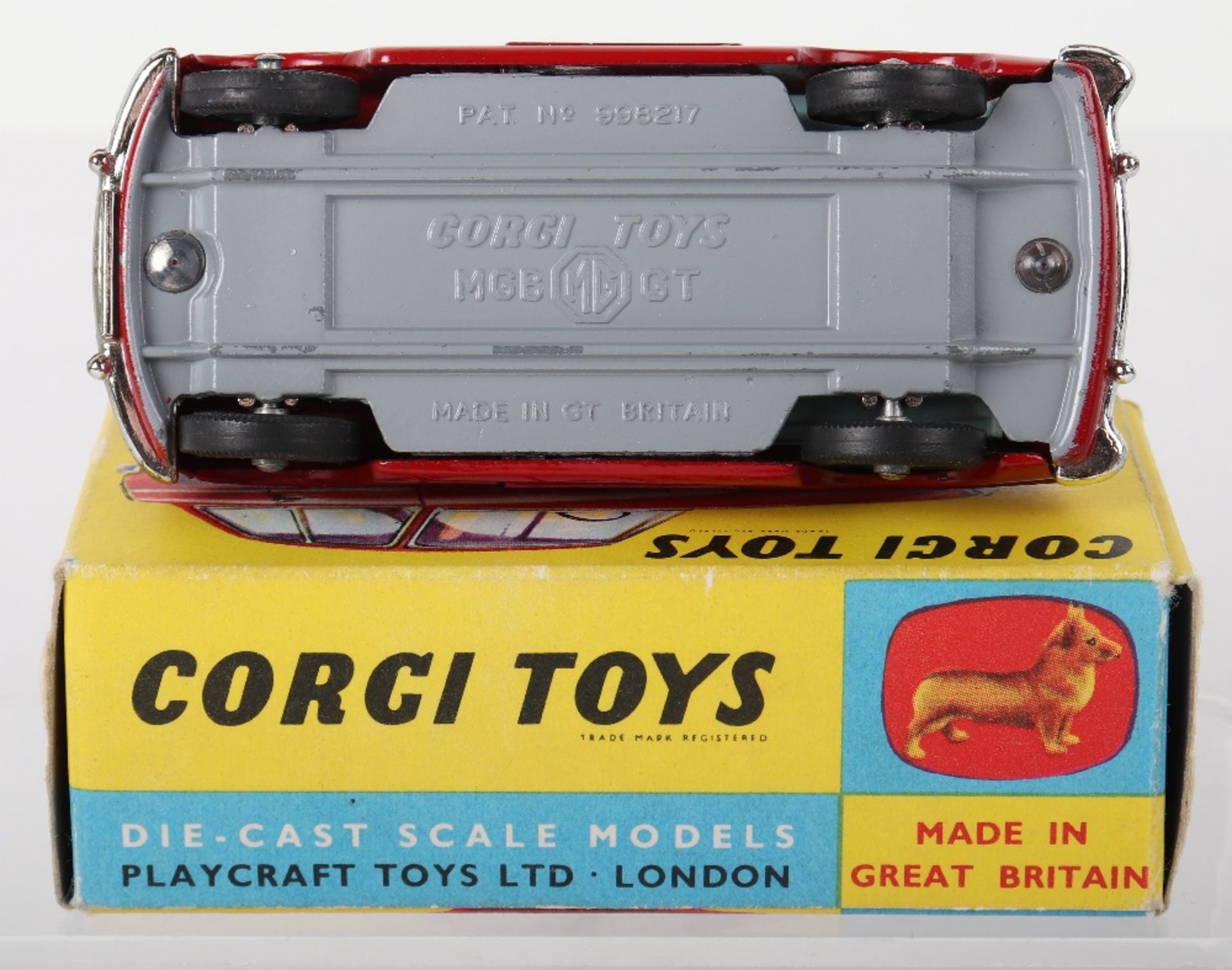 Corgi Toys 327 M.G.B G.T. - Bild 2 aus 7