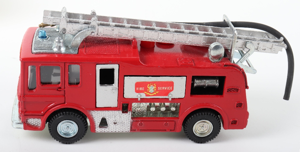 Dinky Toys 285 Merryweather Marquis Fire Tender, with operating water pump - Image 7 of 7