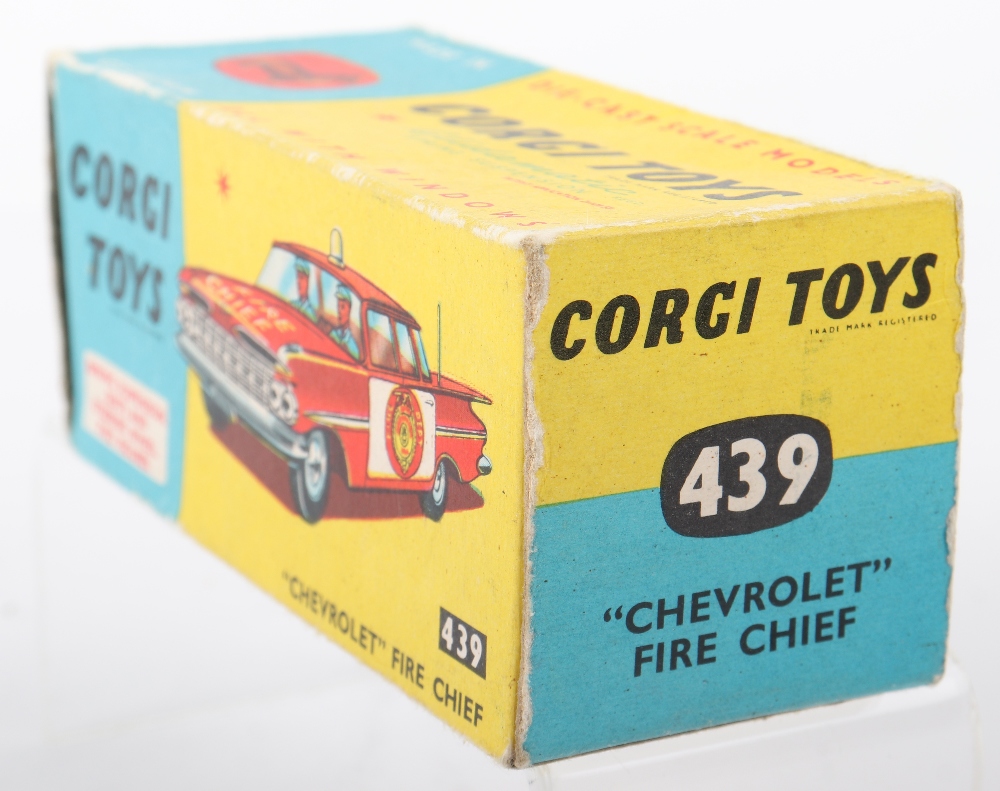 Corgi Toys 439 Chevrolet Impala Fire Chief - Image 4 of 5