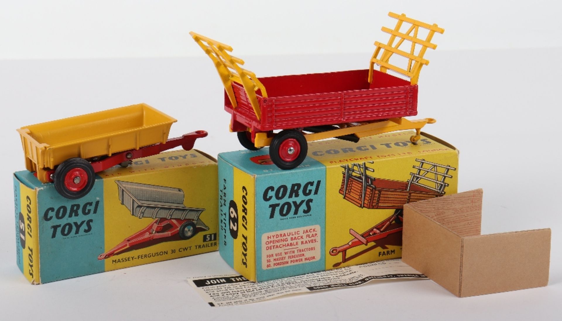 Two Boxed Corgi Toys Farm Trailers - Bild 2 aus 2