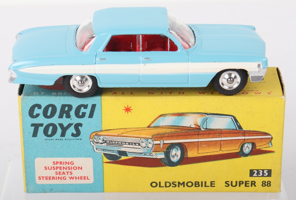 Corgi Toys 235 Oldsmobile Super 88 - Image 2 of 5