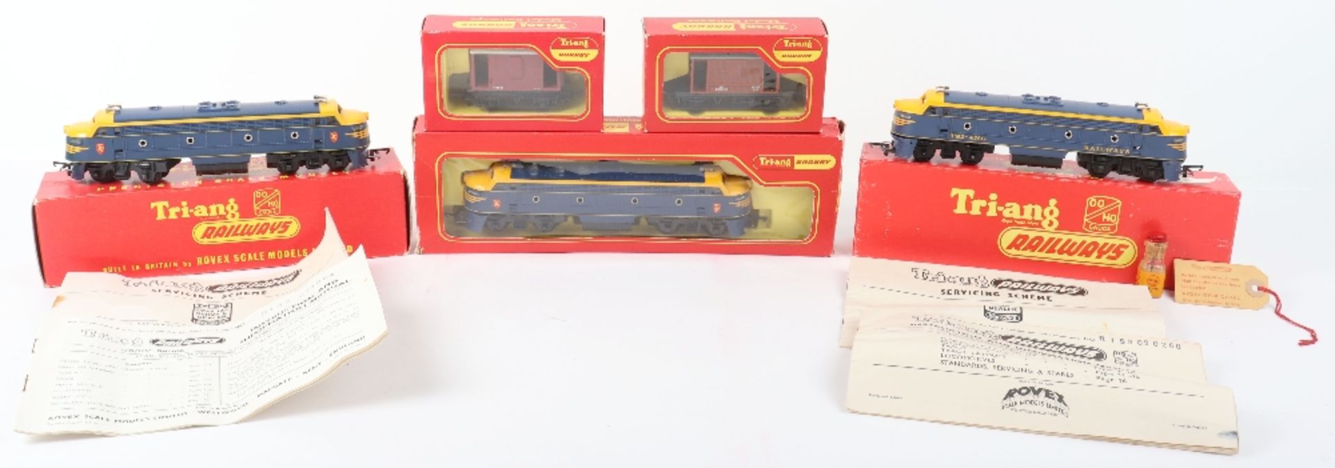 Tri-ang 00 gauge three boxed R.159 Double ended Diesel locomotives