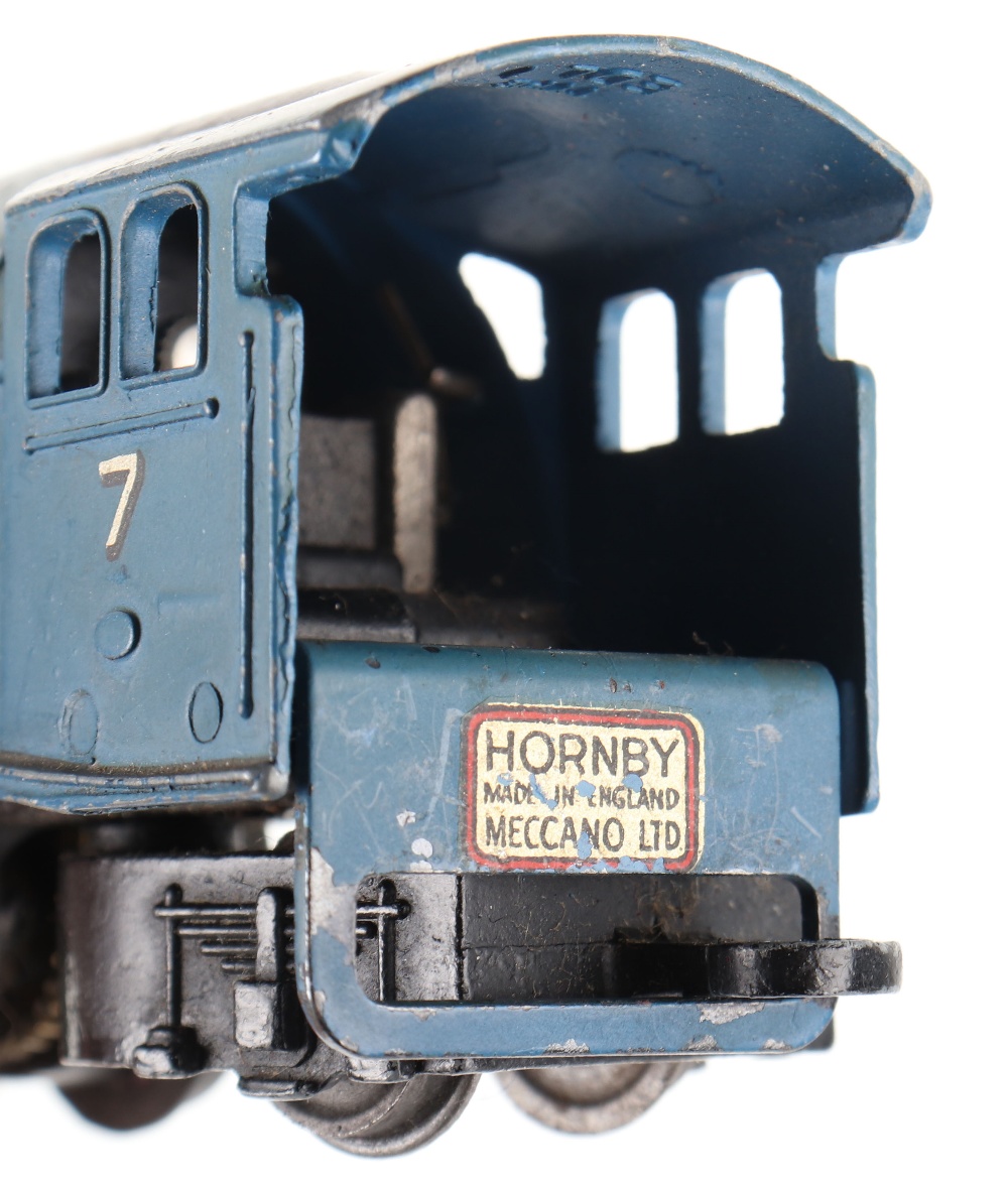 Hornby Dublo 3-rail EDL1 Sir Nigel Gresley locomotive and tender - Image 8 of 9