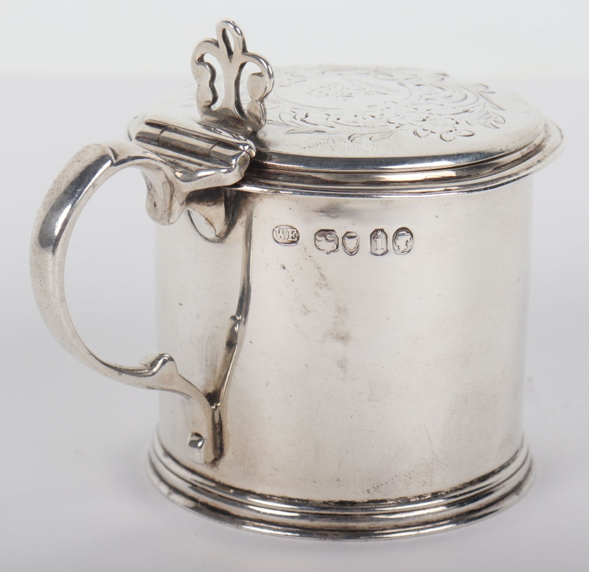 A Victorian silver mustard pot, William Evans, London 1864 - Bild 3 aus 8