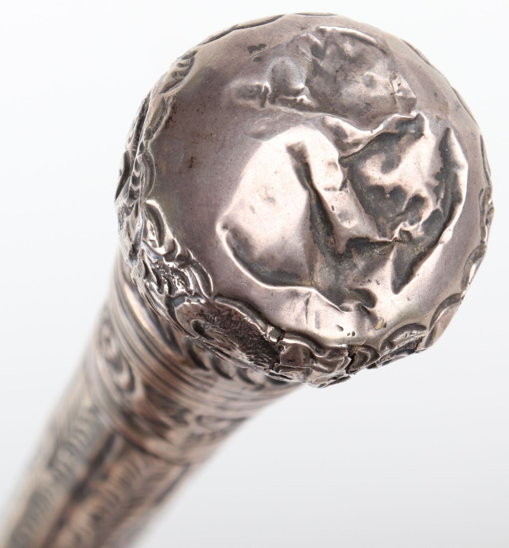 A 19th century silver (unmarked) colonial walking cane, decorated extensively with birds and palms - Bild 21 aus 21